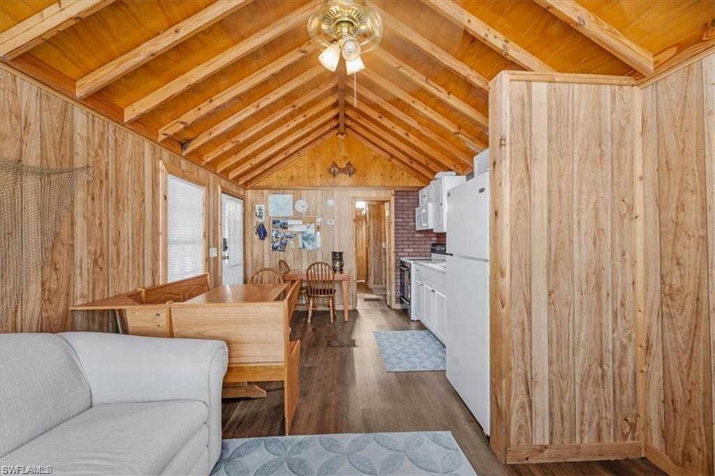 825 Copeland AVE S # 20, EVERGLADES CITY FL 34139