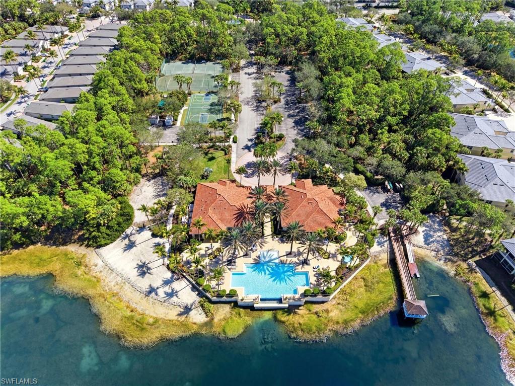 1672 Tarpon Bay DR S 102