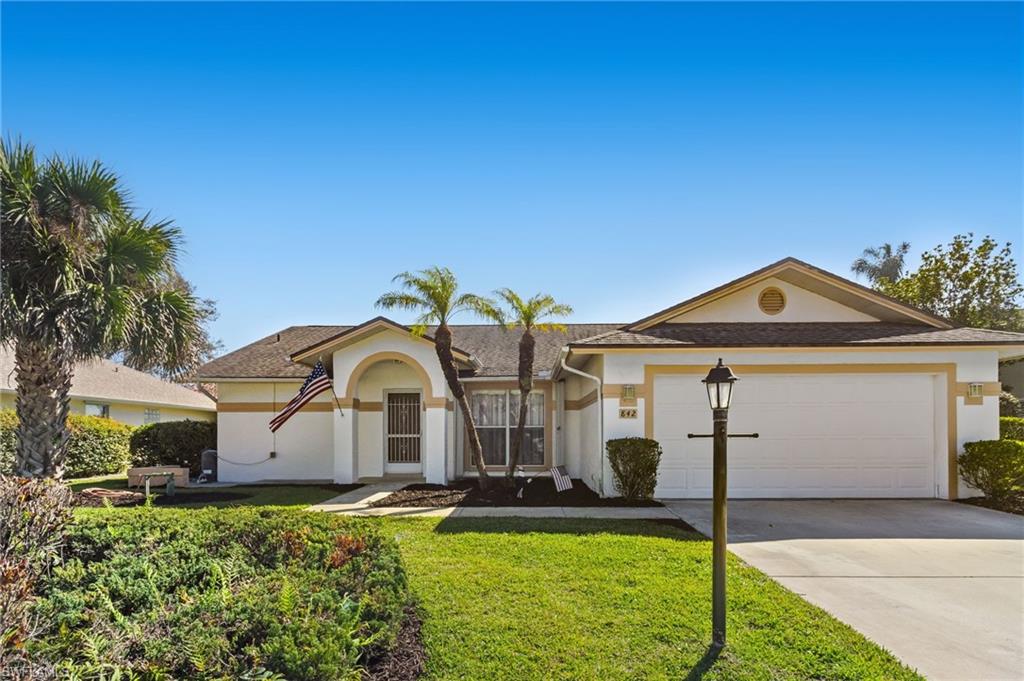 842 Charlemagne BLVD, NAPLES FL 34112