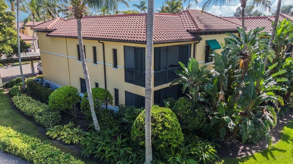 965 Sandpiper ST # J107, NAPLES FL 34102