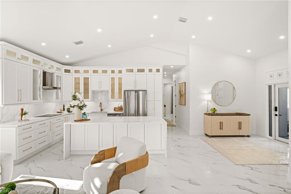 1046 Silverstrand DR, NAPLES FL 34110