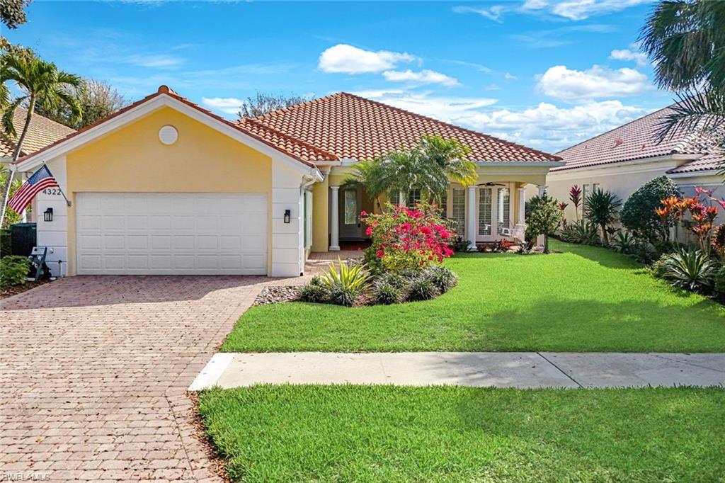 4322 Queen Elizabeth WAY