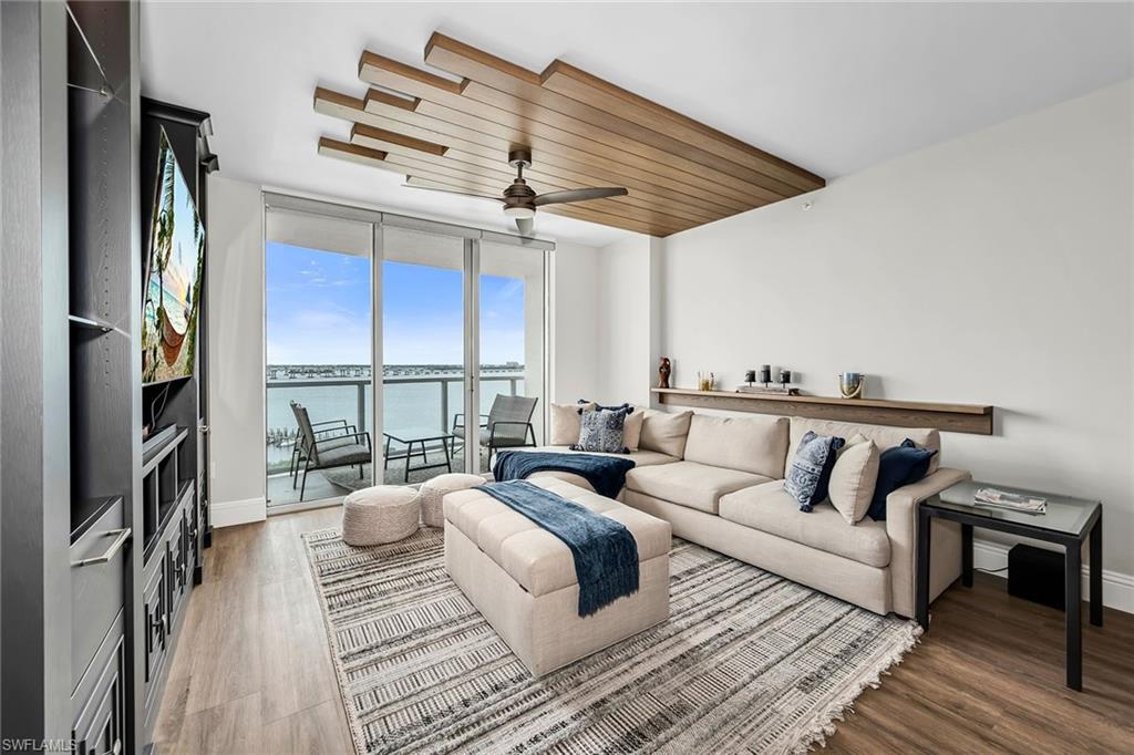 3000 Oasis Grand BLVD 1004