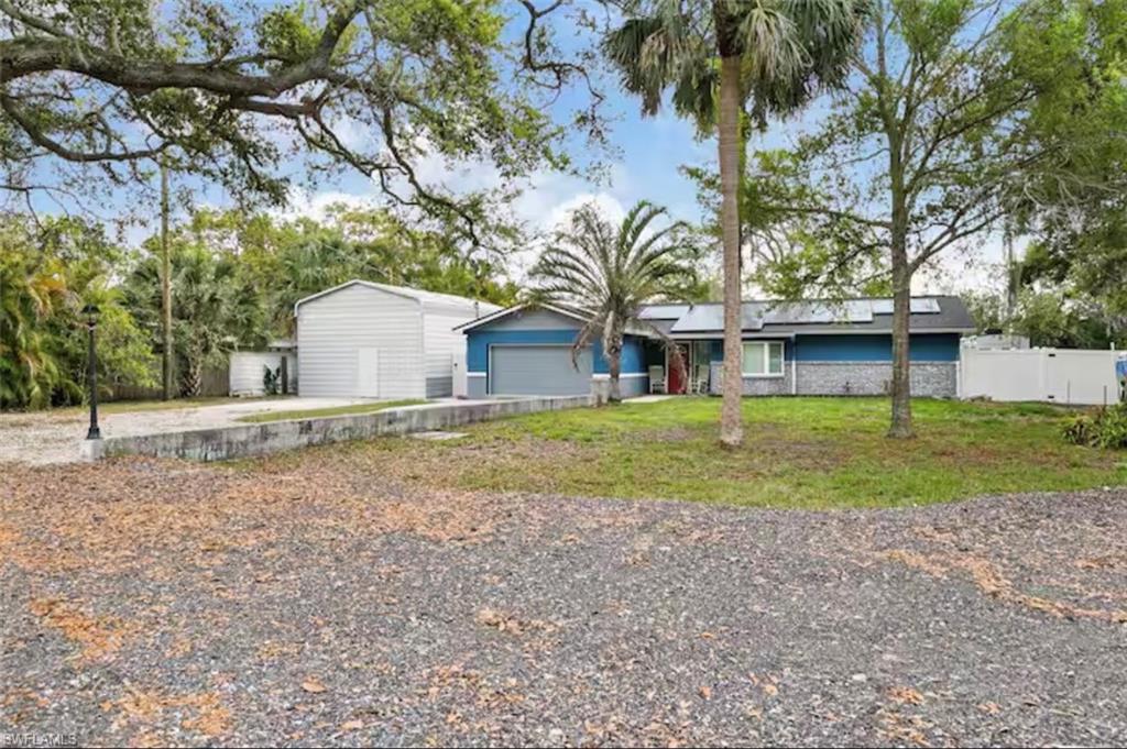 10825 TWIN PALMS RANCH RD