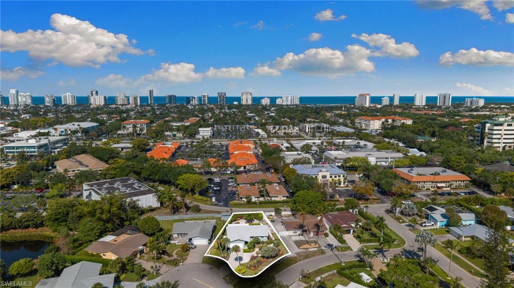 1036 Lake Shore CT