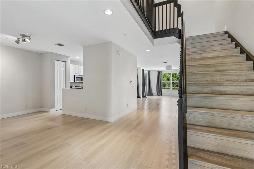 1410 Mariposa CIR 102
