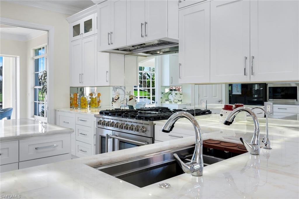 22660 Fairlawn CT