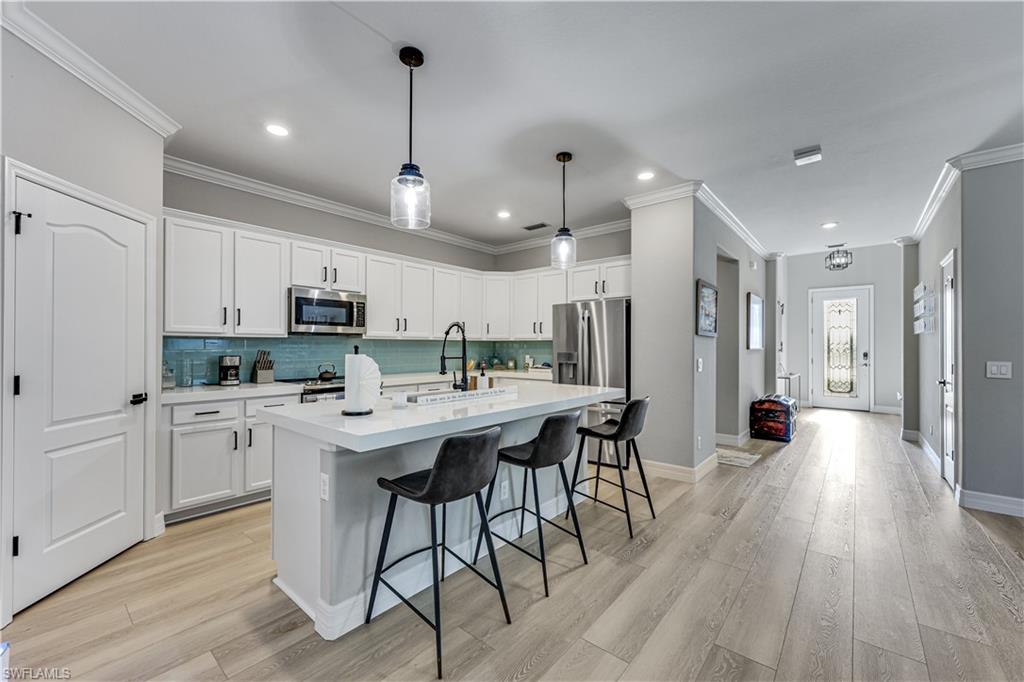 4331 Raffia Palm CIR
