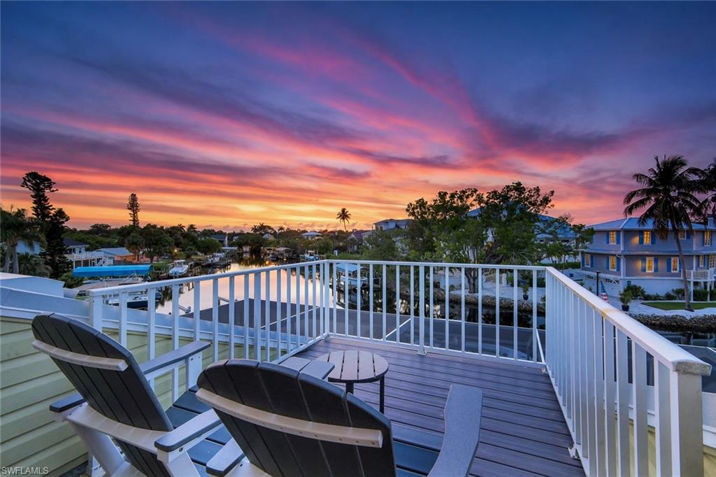 3858 Riviera CIR