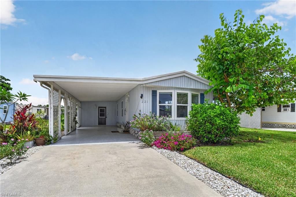 221 Grassy Key LN