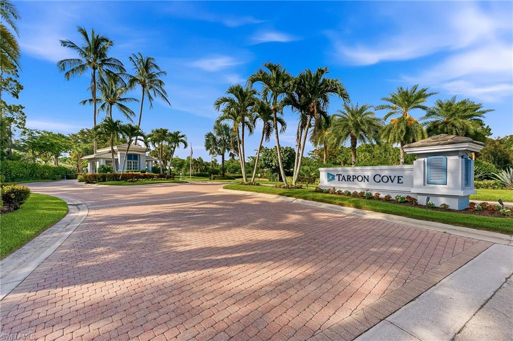 832 Carrick Bend CIR 202