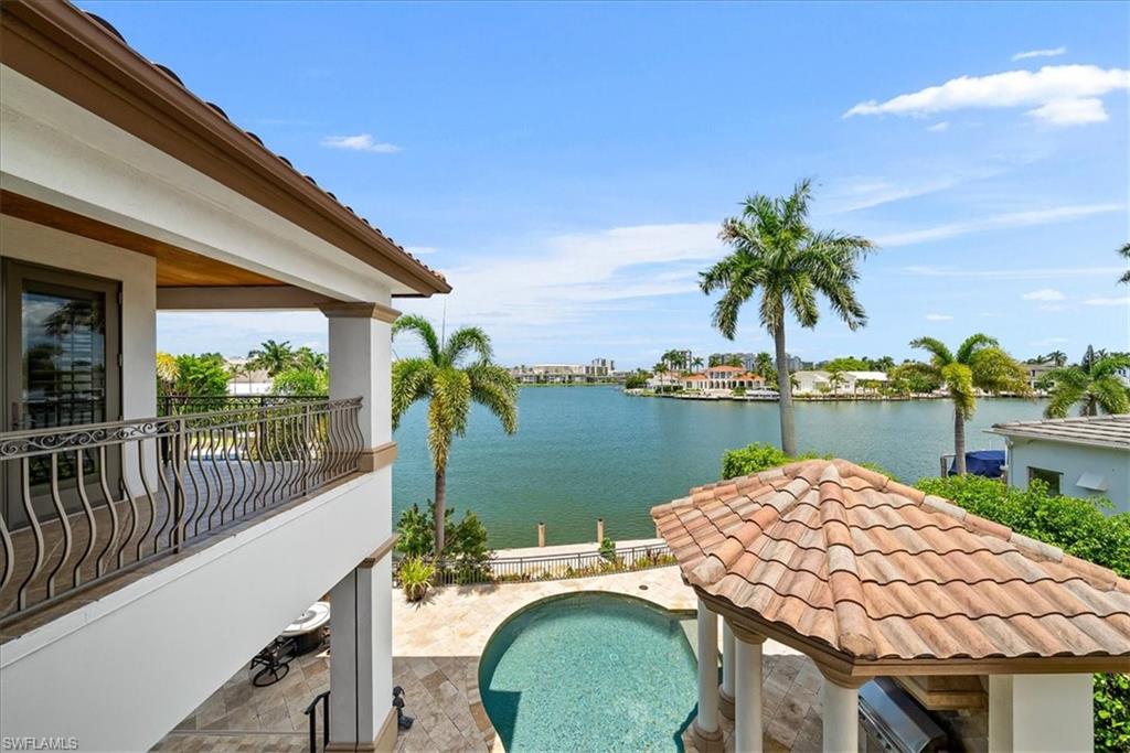 3111 Leeward LN