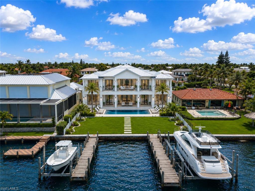 1535 Dolphin LN