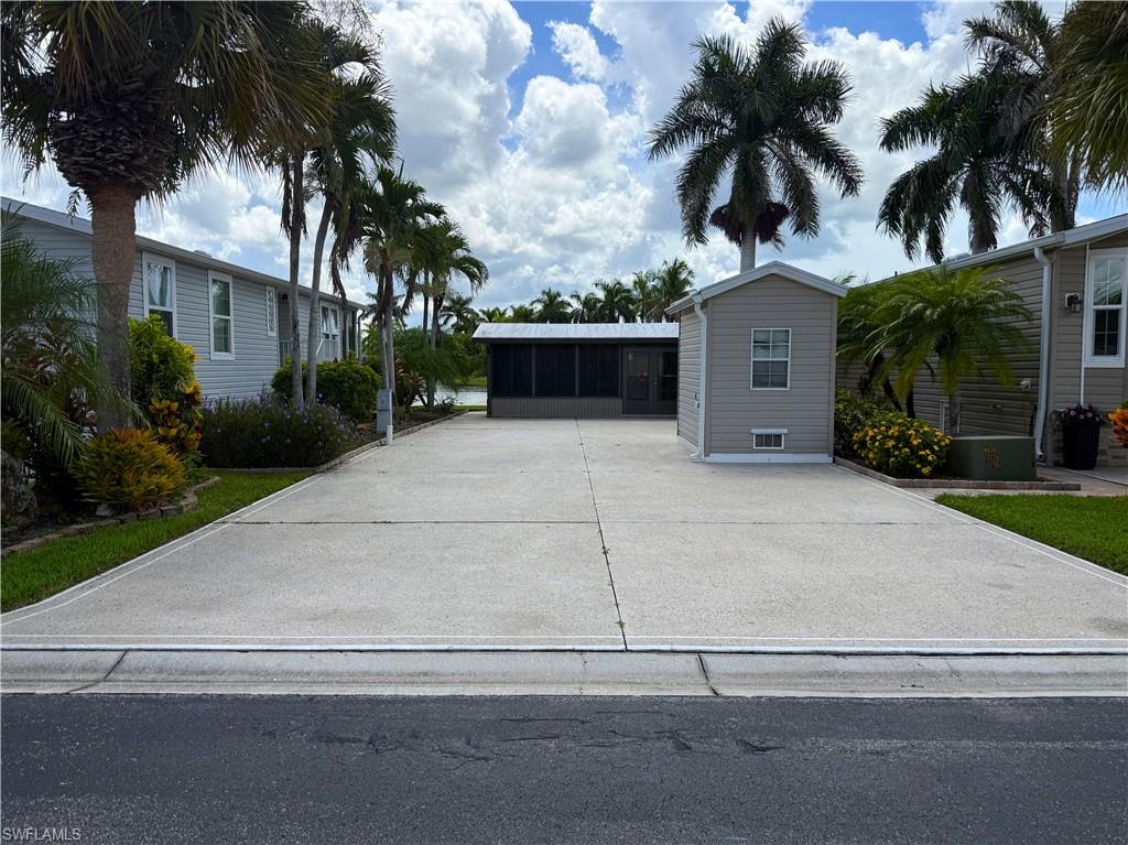 1193 Diamond Lake CIR