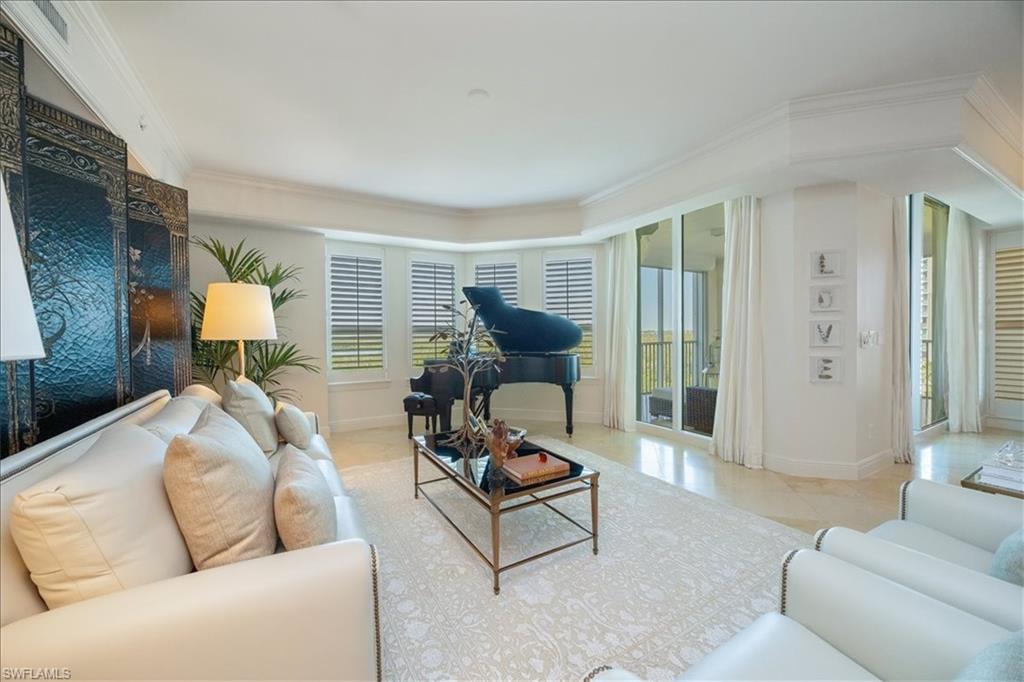 285 Grande WAY 706