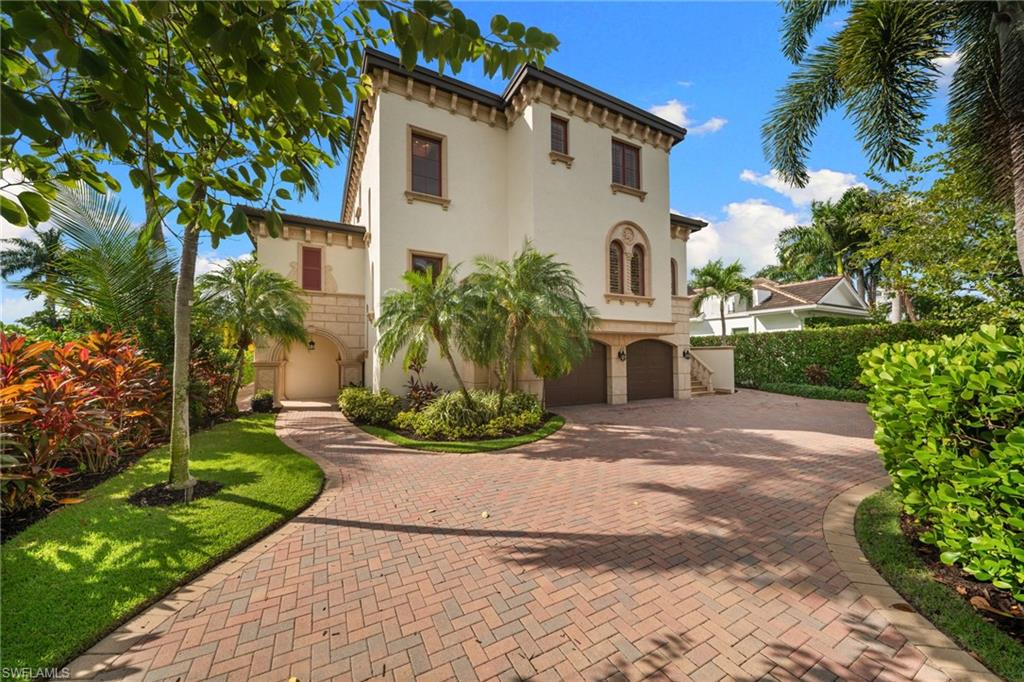 1560 Osprey AVE