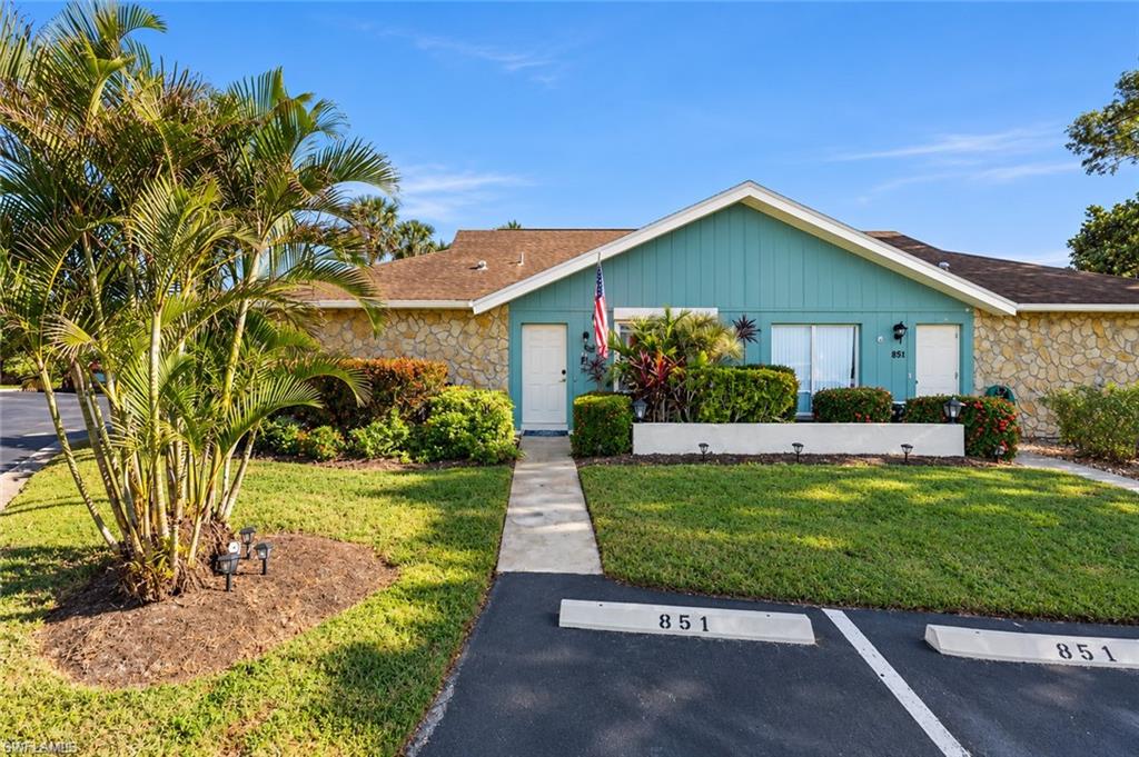 851 Palm View DR