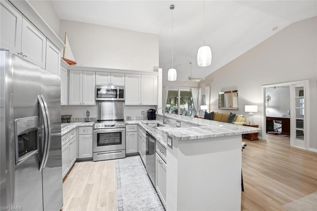 6810 Huntington Lakes CIR 202