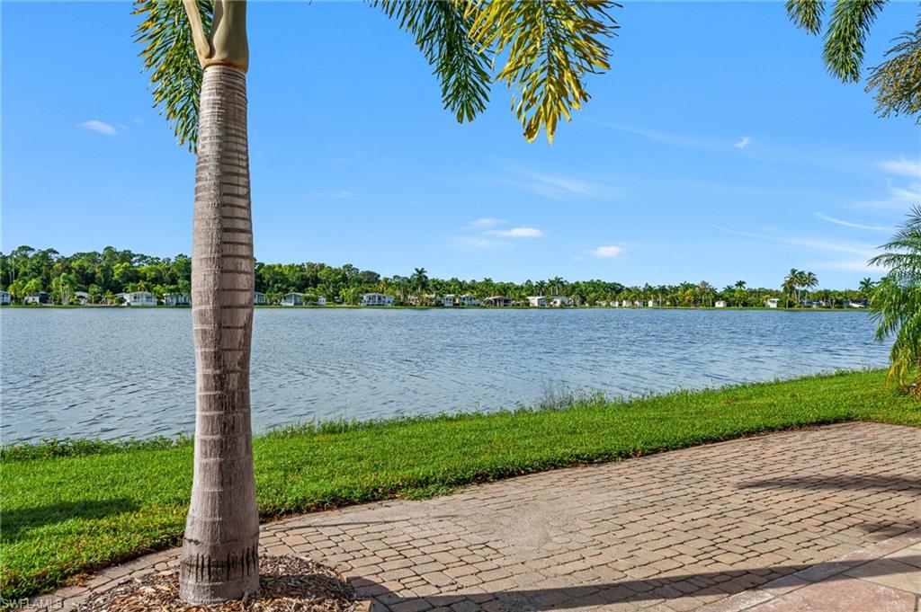 2105 Crystal Lake DR