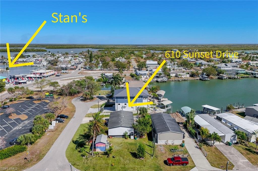 610 Sunset DR