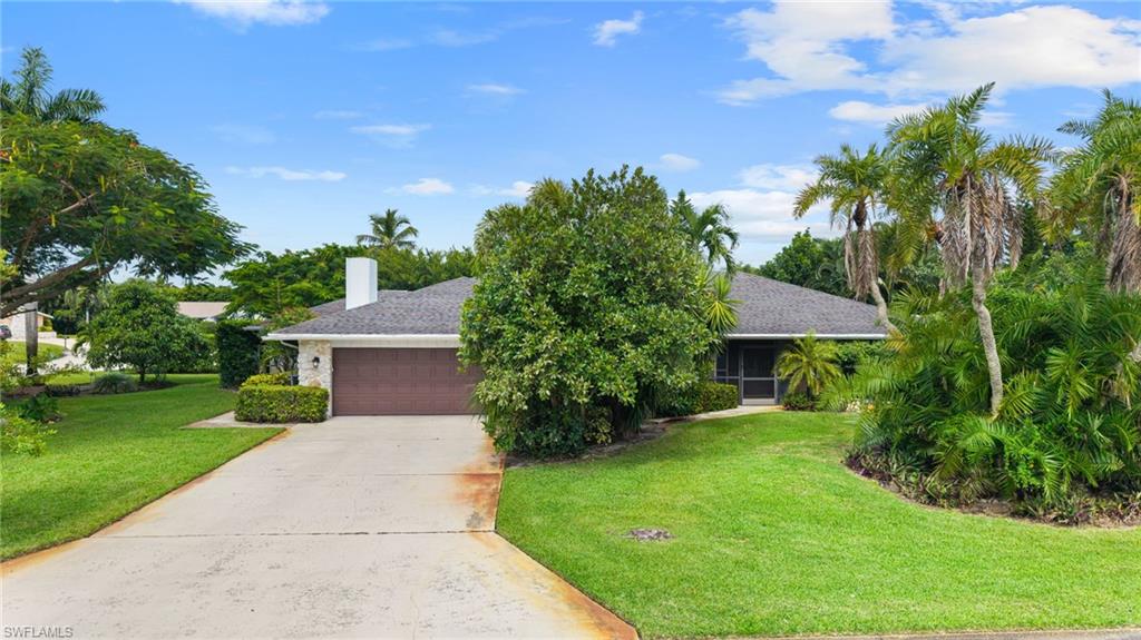 347 Country Club LN