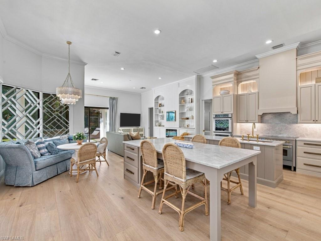 9833 Clear Lake CIR